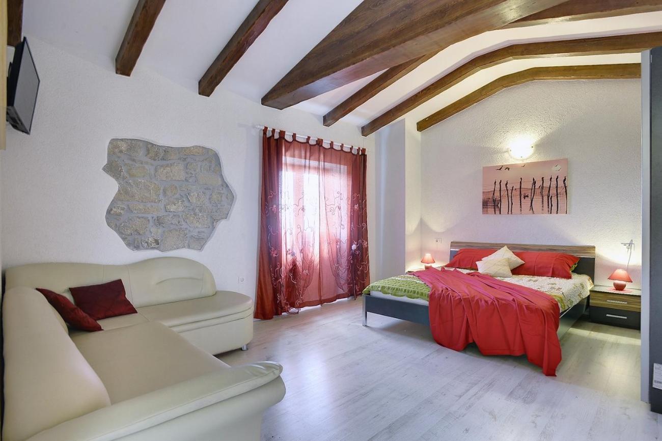 Villa Bella Lupoglav  Buitenkant foto